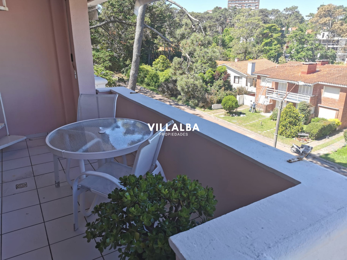Apartamento ID.2539 - Apartamento 3 dormitorios y 2 baños en Playa Mansa, Punta del Este