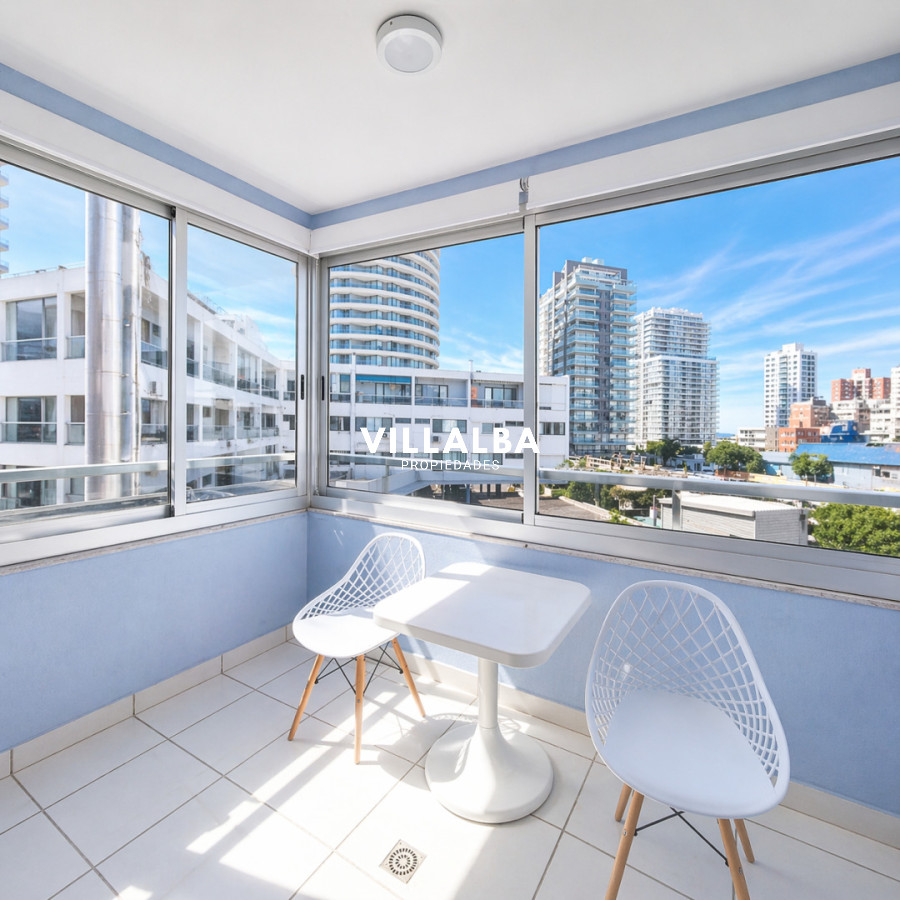 Apartamento ID.4045 - Apartamento 1 dormitorio en venta cercano al Mar terraza y cochera Playa Mansa Punta del Este