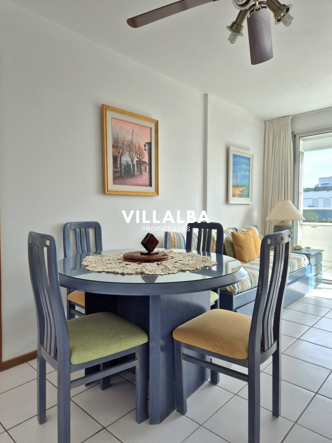 Apartamento ID.4047 - Apartamento 1 dormitorio en venta vista parcial al Mar terraza y cochera Playa Mansa Punta del Este