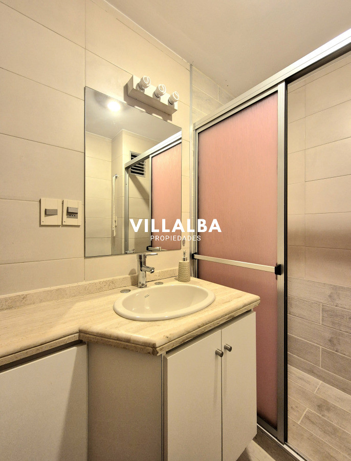 Apartamento ID.4047 - Apartamento 1 dormitorio en venta vista parcial al Mar terraza y cochera Playa Mansa Punta del Este