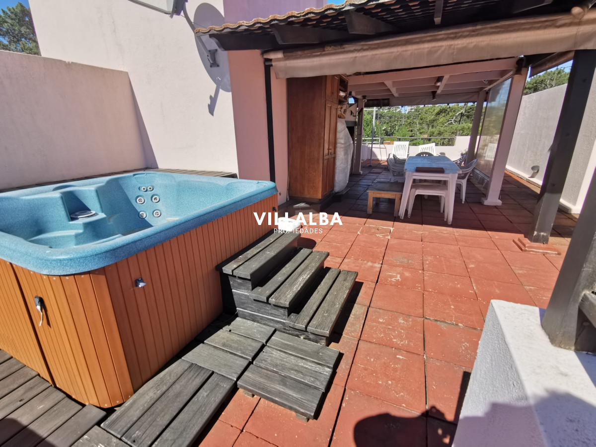 Apartamento ID.2539 - Apartamento 3 dormitorios y 2 baños en Playa Mansa, Punta del Este