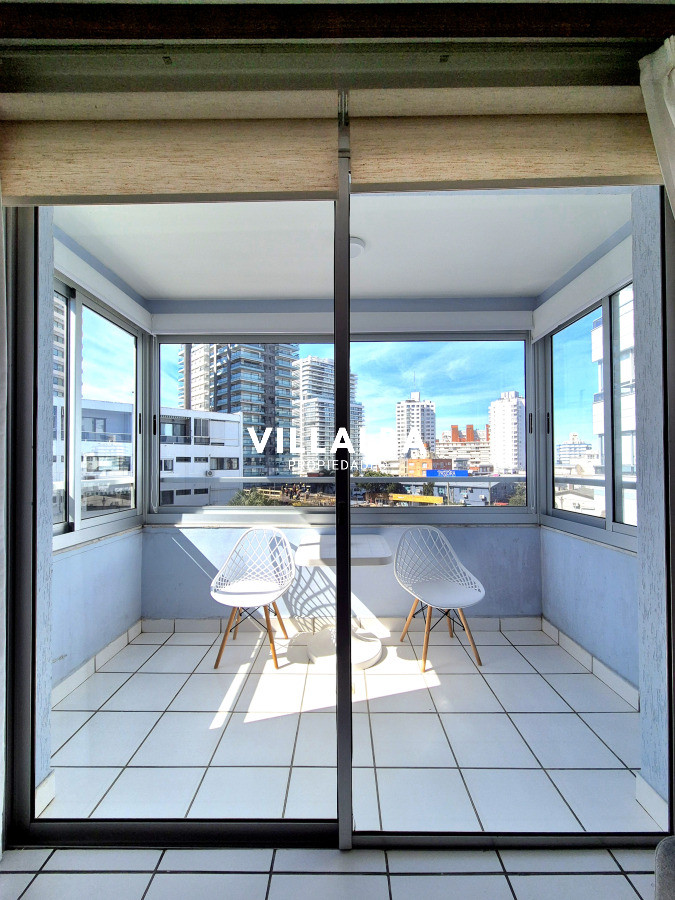 Apartamento ID.4045 - Apartamento 1 dormitorio en venta cercano al Mar terraza y cochera Playa Mansa Punta del Este