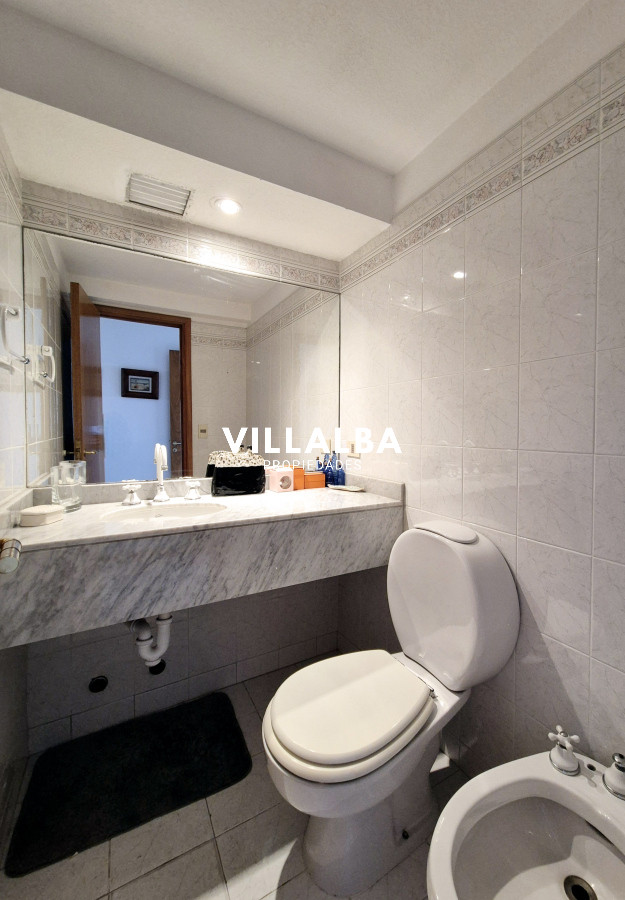 Apartamento ID.3622 - Apartamento 3 dormitorios + dependencia frente al mar parada 1 Playa Mansa Península