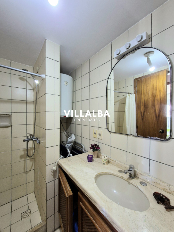 Apartamento ID.4261 - Apartamento 2 dormitorios terraza y garage piso alto con vista al mar a metros de la playa en Playa Mansa Punta del Este