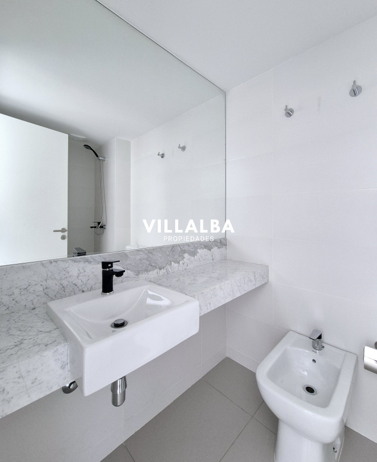 Apartamento ID.3555 - Apartamento a estrenar venta 1 dormitorio frente a metros del mar terraza garage Playa Mansa Punta del Este