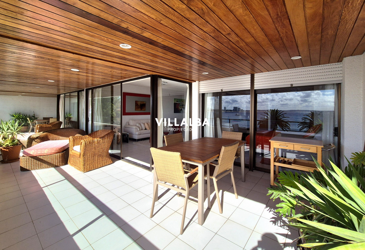 Apartamento ID.3622 - Apartamento 3 dormitorios + dependencia frente al mar parada 1 Playa Mansa Península