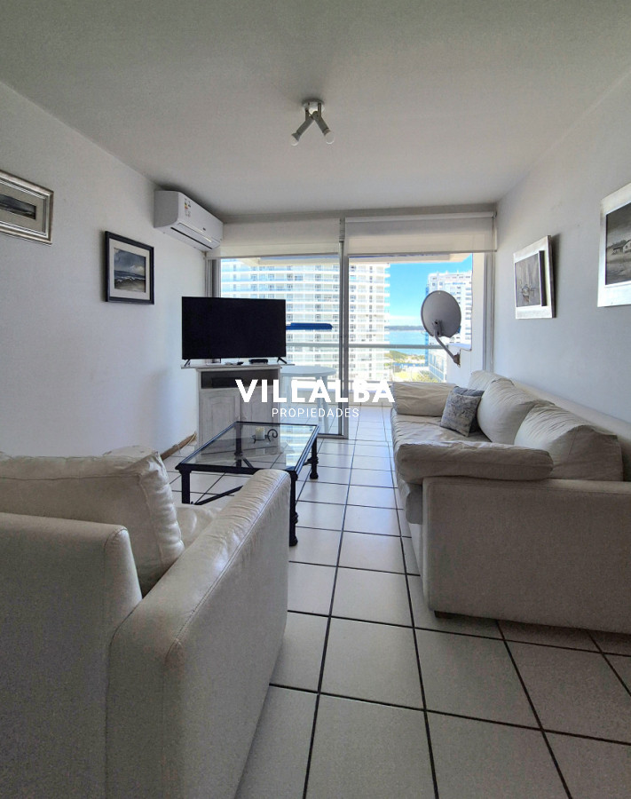 Apartamento ID.4261 - Apartamento 2 dormitorios terraza y garage piso alto con vista al mar a metros de la playa en Playa Mansa Punta del Este