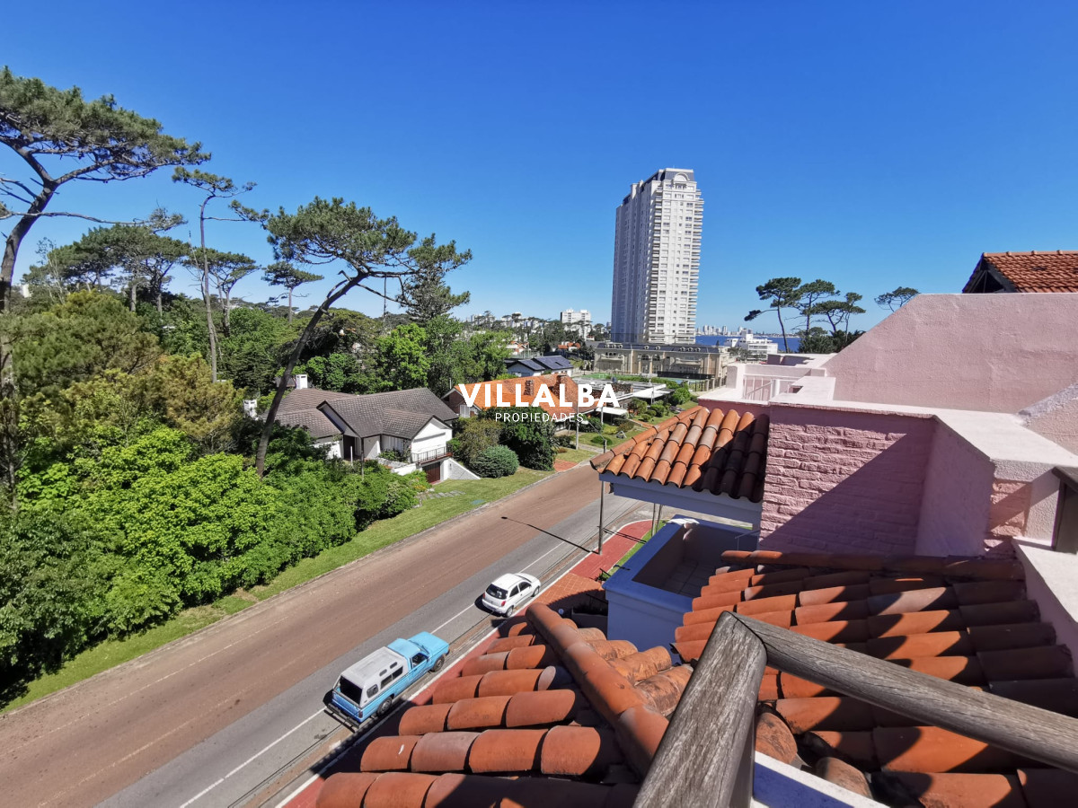 Apartamento ID.2539 - Apartamento 3 dormitorios y 2 baños en Playa Mansa, Punta del Este