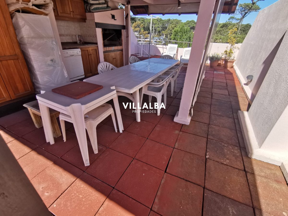 Apartamento ID.2539 - Apartamento 3 dormitorios y 2 baños en Playa Mansa, Punta del Este