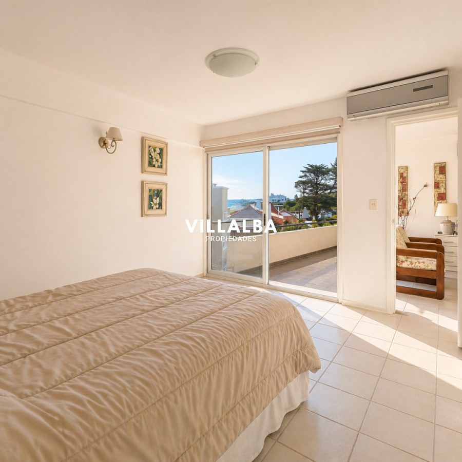 Apartamento ID.4466 - Apartamento de 3 Dormitorios con Vista Parcial al Mar en Playa Mansa - Pinares