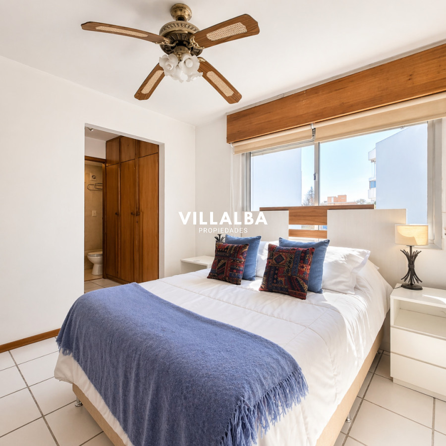 Apartamento ID.4045 - Apartamento 1 dormitorio en venta cercano al Mar terraza y cochera Playa Mansa Punta del Este