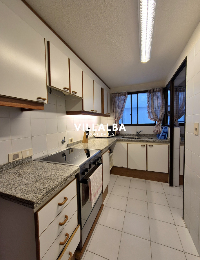 Apartamento ID.3622 - Apartamento 3 dormitorios + dependencia frente al mar parada 1 Playa Mansa Península