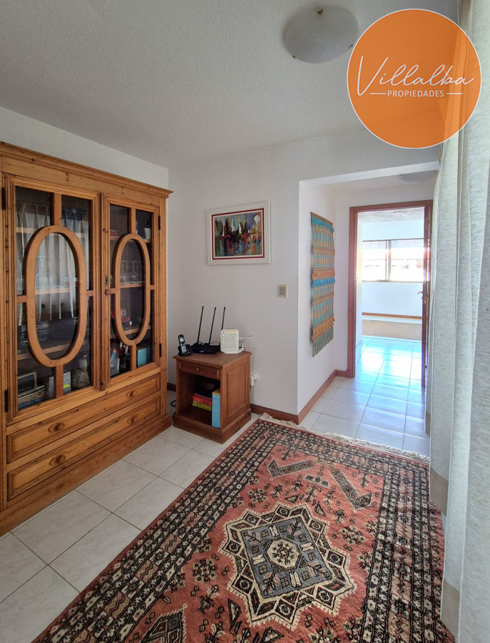 Apartamento ID.3622 - Apartamento 3 dormitorios + dependencia frente al mar parada 1 Playa Mansa Península
