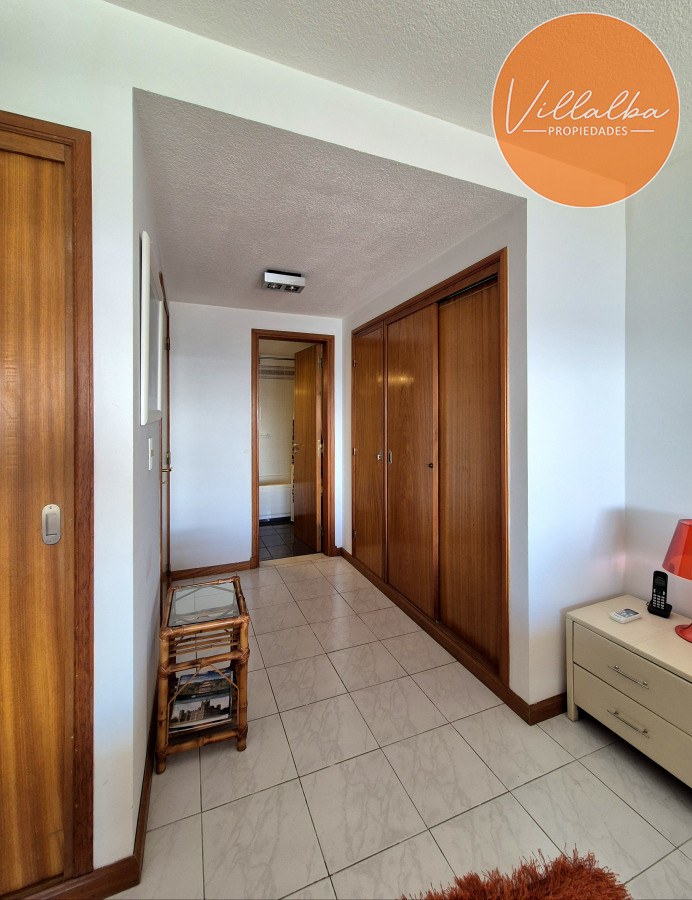 Apartamento ID.3622 - Apartamento 3 dormitorios + dependencia frente al mar parada 1 Playa Mansa Península