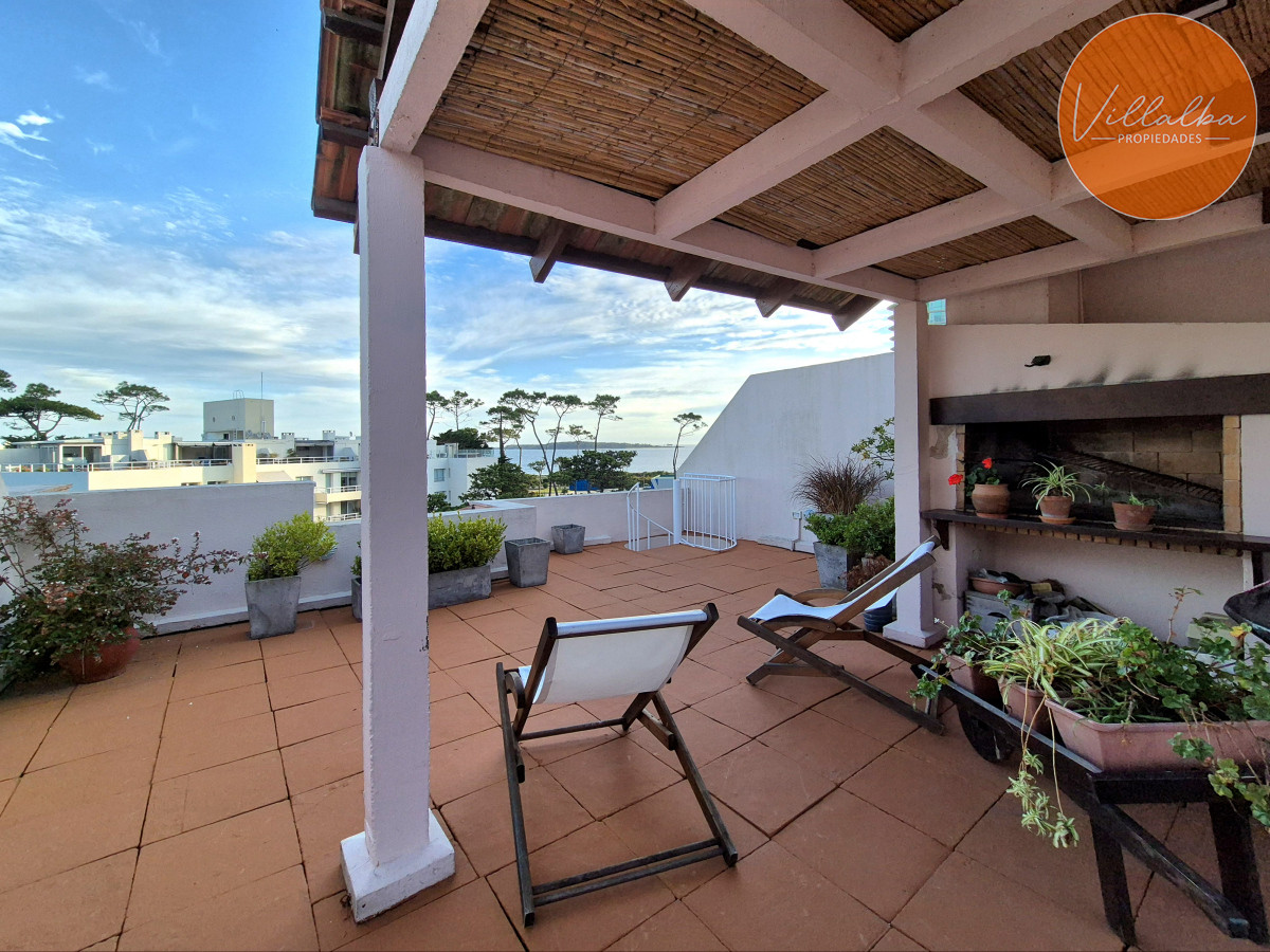 Apartamento ID.2538 - Penthouse con barbacoa de uso exclusivo Playa Mansa Punta del Este