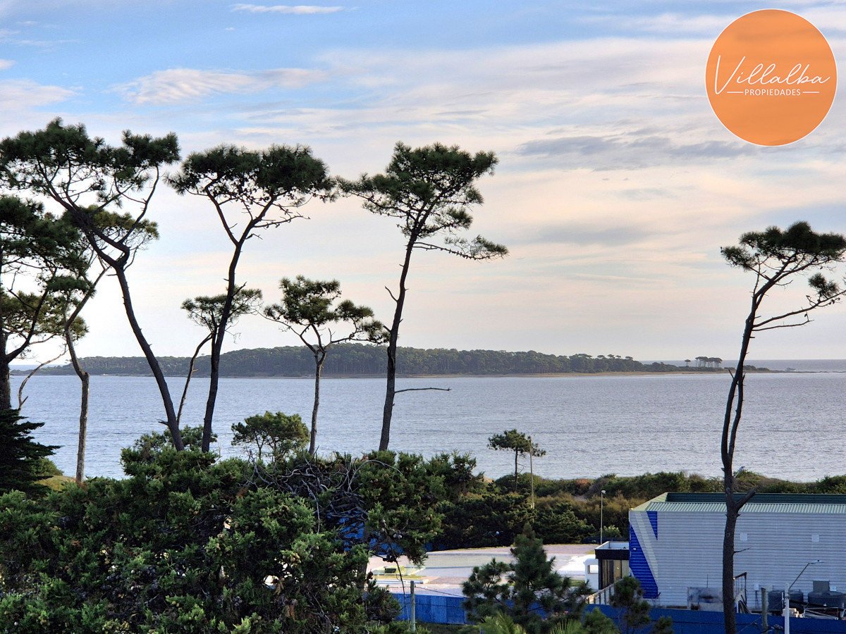 Apartamento ID.2538 - Penthouse con barbacoa de uso exclusivo Playa Mansa Punta del Este