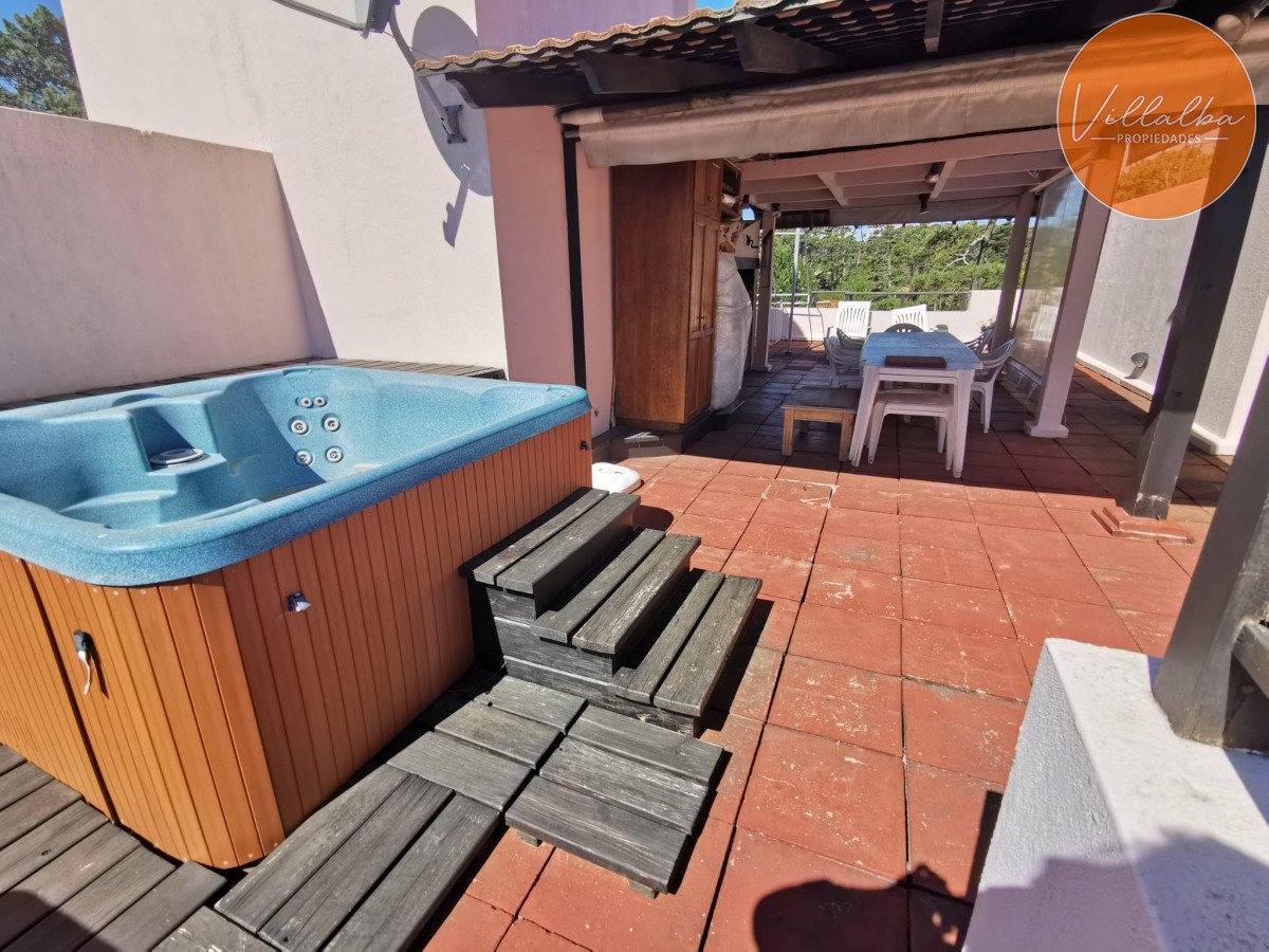 Apartamento ID.2539 - Apartamento 3 dormitorios y 2 baños en Playa Mansa, Punta del Este