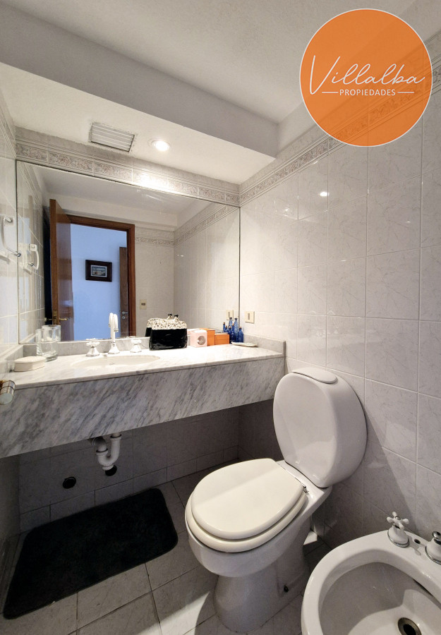 Apartamento ID.3622 - Apartamento 3 dormitorios + dependencia frente al mar parada 1 Playa Mansa Península