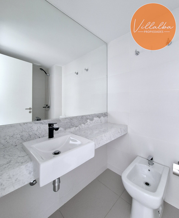 Apartamento ID.3555 - Apartamento a estrenar venta 1 dormitorio frente a metros del mar terraza garage Playa Mansa Punta del Este