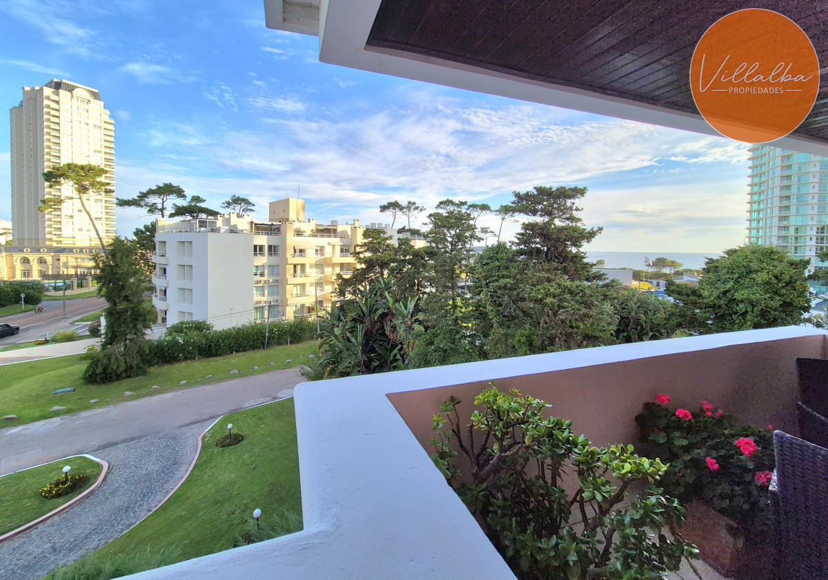 Apartamento ID.2538 - Penthouse con barbacoa de uso exclusivo Playa Mansa Punta del Este