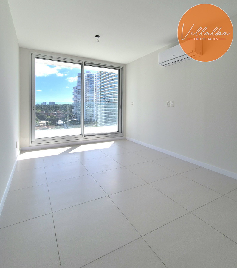 Apartamento ID.3555 - Apartamento a estrenar venta 1 dormitorio frente a metros del mar terraza garage Playa Mansa Punta del Este