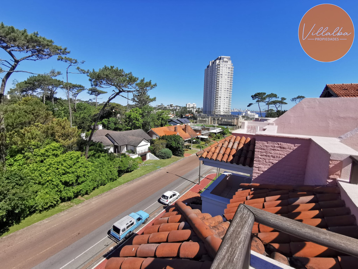 Apartamento ID.2539 - Apartamento 3 dormitorios y 2 baños en Playa Mansa, Punta del Este