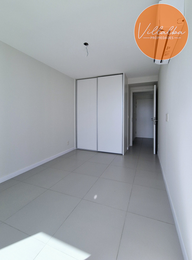 Apartamento ID.3555 - Apartamento a estrenar venta 1 dormitorio frente a metros del mar terraza garage Playa Mansa Punta del Este