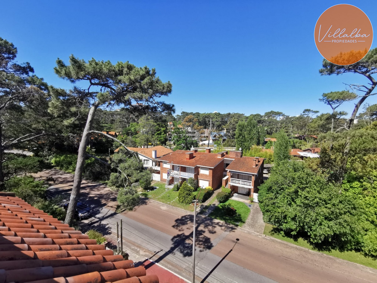 Apartamento ID.2539 - Apartamento 3 dormitorios y 2 baños en Playa Mansa, Punta del Este