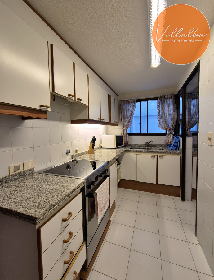 Apartamento ID.3622 - Apartamento 3 dormitorios + dependencia frente al mar parada 1 Playa Mansa Península