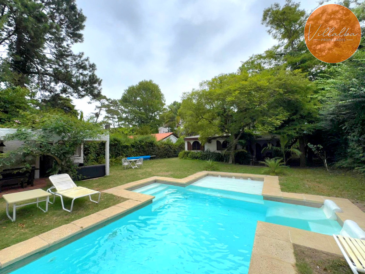 Apartamento ID.3460 - Casa 2 dormitorios + 2 dependencias completas en Pinares con piscina climatizada y barbacoa cercana al mar Punta del Este