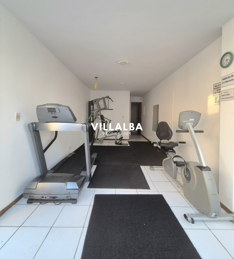 Apartamento ID.4045 - Apartamento 1 dormitorio en venta cercano al Mar terraza y cochera Playa Mansa Punta del Este