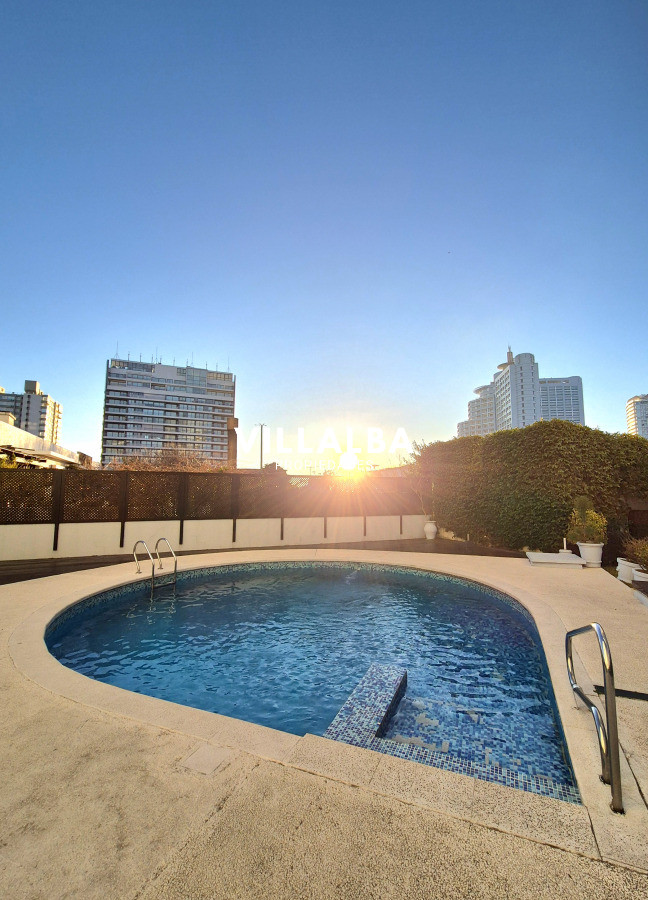 Apartamento ID.4045 - Apartamento 1 dormitorio en venta cercano al Mar terraza y cochera Playa Mansa Punta del Este