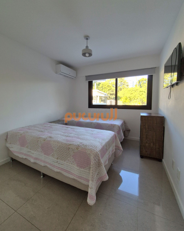 Apartamento ID.2763 - Oportunidad Planta moderna de categroría en excelente ubicación Playa Mansa