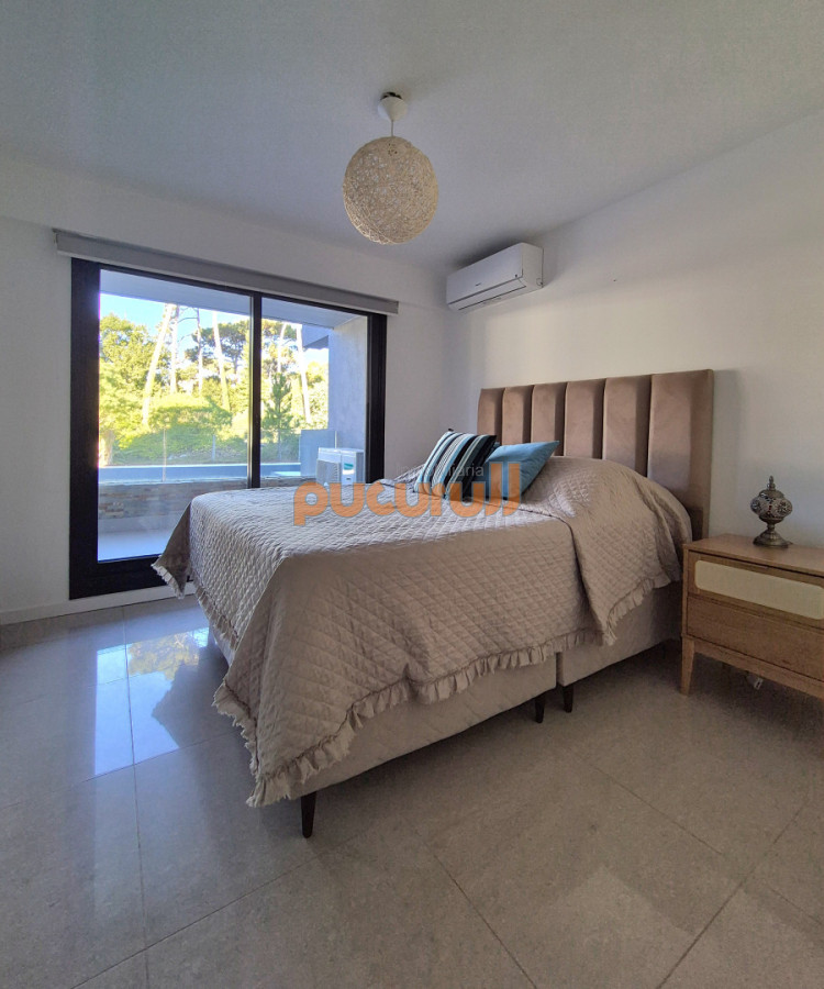 Apartamento ID.2763 - Oportunidad Planta moderna de categroría en excelente ubicación Playa Mansa