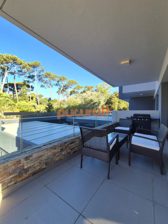 Apartamento ID.2763 - Oportunidad Planta moderna de categroría en excelente ubicación Playa Mansa