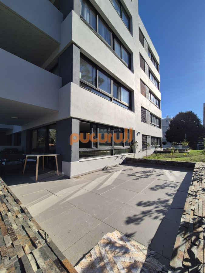 Apartamento ID.2763 - Oportunidad Planta moderna de categroría en excelente ubicación Playa Mansa