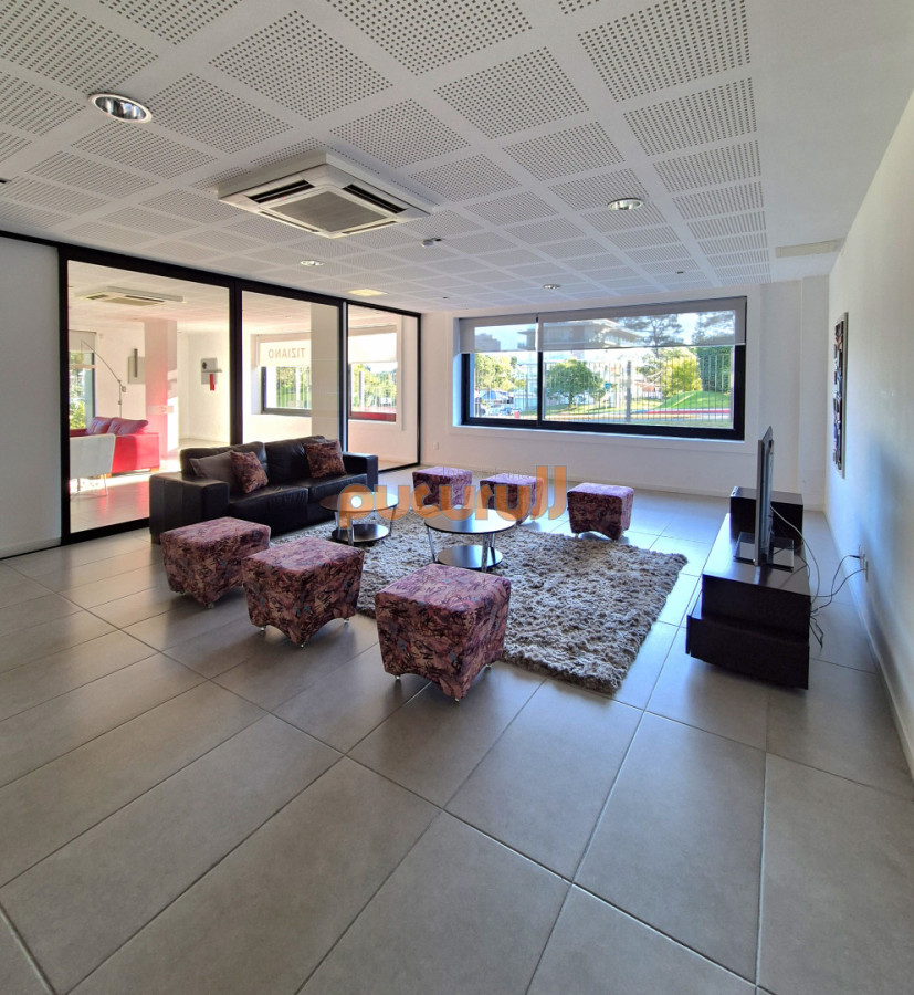 Apartamento ID.2763 - Oportunidad Planta moderna de categroría en excelente ubicación Playa Mansa