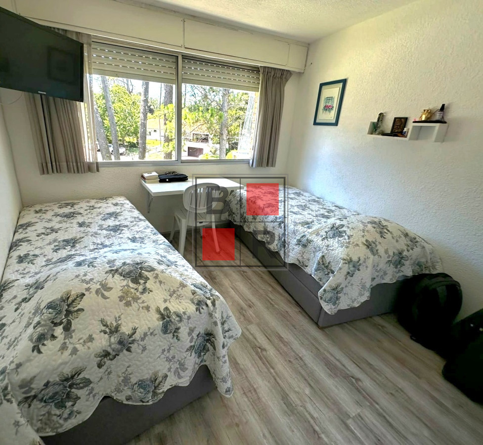 Apartamento ID.908 - Apartamento 2 dormitorios Playa Mansa con parrillero, estufa y garage