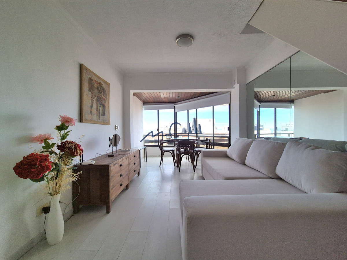 Apartamento ID.521 - Oportunidad Duplex-Penthouse Península 3 dormitorios 2 baños garage