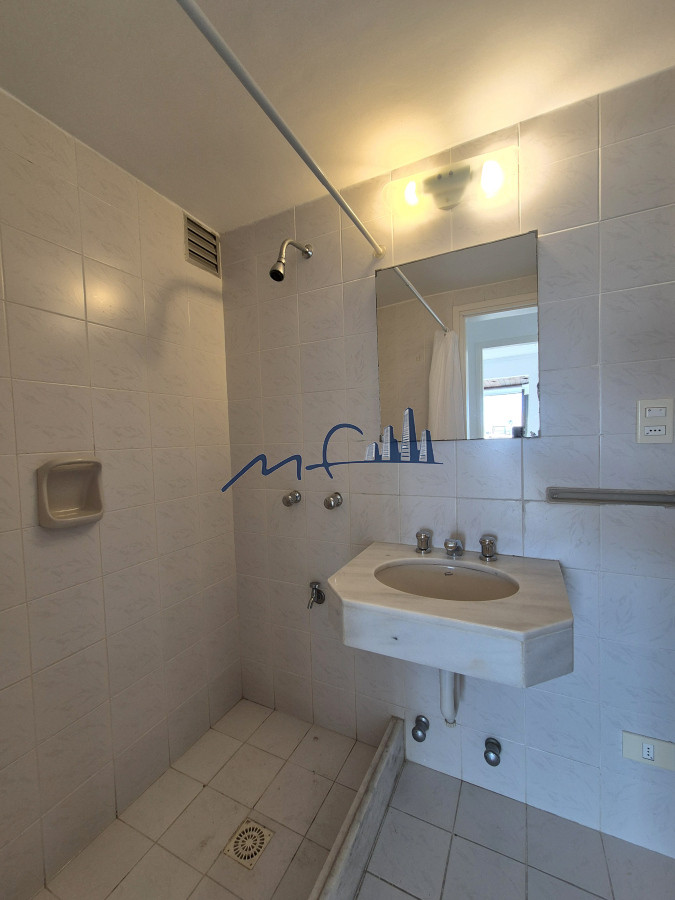 Apartamento ID.521 - Oportunidad Duplex-Penthouse Península 3 dormitorios 2 baños garage