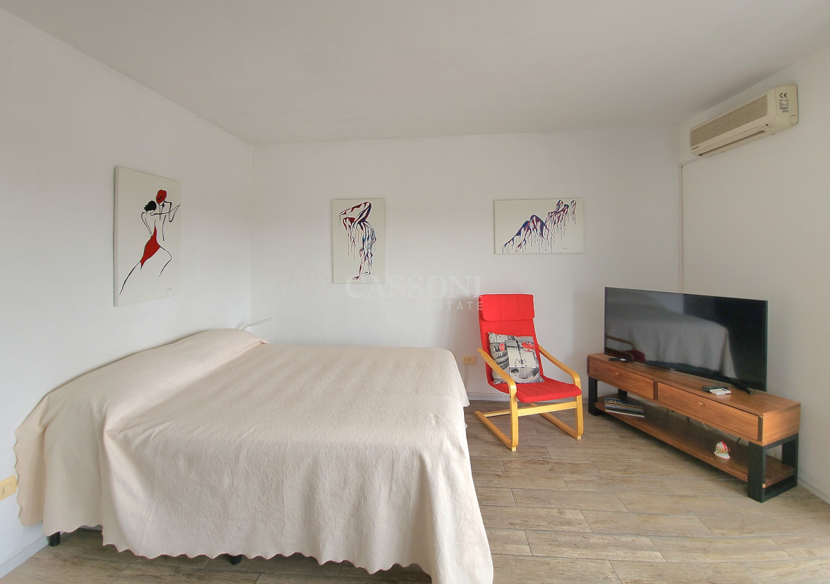 Apartamento ID.4705 - Loft 100% reciclado con vista al mar en Playa Mansa muy próximo al mar