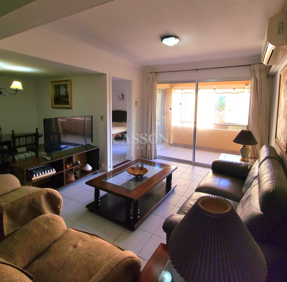 Apartamento ID.2810 - Apartamento 3 dormitorios primera linea frente al mar Playa Mansa Pinares con piscina y cochera