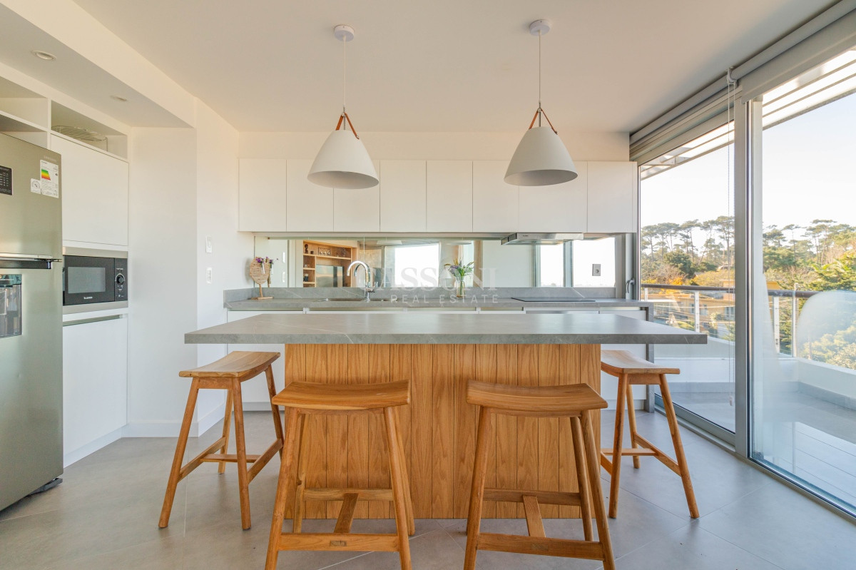 Apartamento ID.2269 - Espectacular Penthouse primera linea frente al mar Playa Mansa Pinares Punta del Este