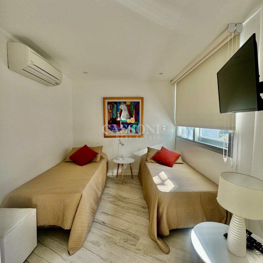 Apartamento ID.2270 - VENTA: APARTAMENTO PENTHOUSE 3 DORMITORIOS + SERVICIO PLAYA MANSA 