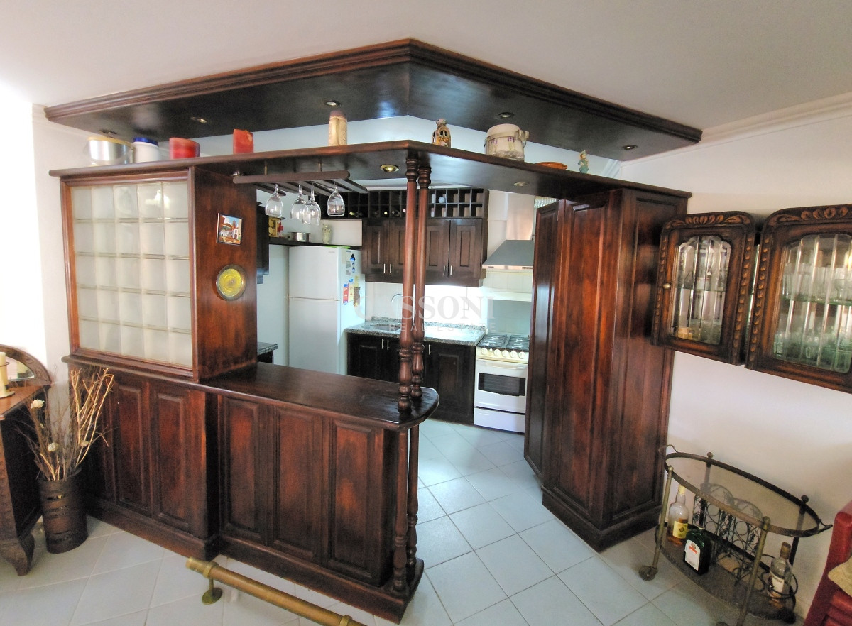 Apartamento ID.2810 - Apartamento 3 dormitorios primera linea frente al mar Playa Mansa Pinares con piscina y cochera