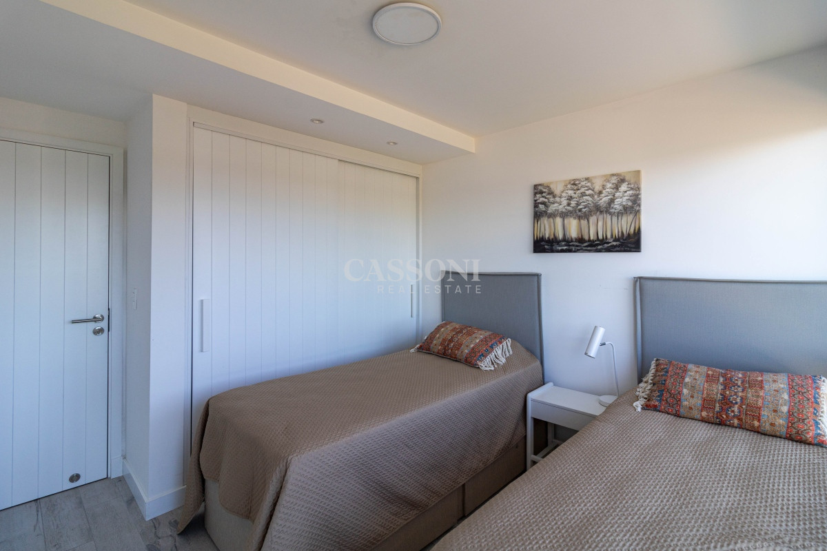 Apartamento ID.2269 - Espectacular Penthouse primera linea frente al mar Playa Mansa Pinares Punta del Este