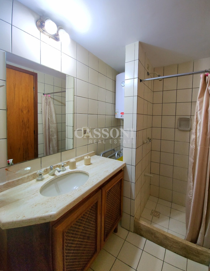 Apartamento ID.4624 - Oportunidad en zona Conrad a sólo 200mts del mar en parada 4 de Playa Mansa Punta del Este