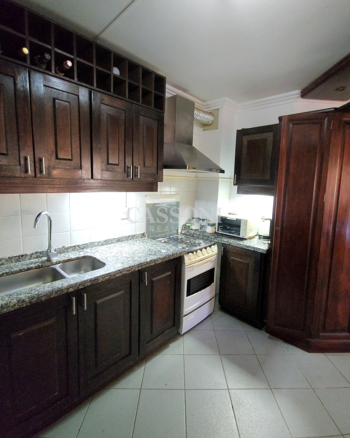 Apartamento ID.2810 - Apartamento 3 dormitorios primera linea frente al mar Playa Mansa Pinares con piscina y cochera
