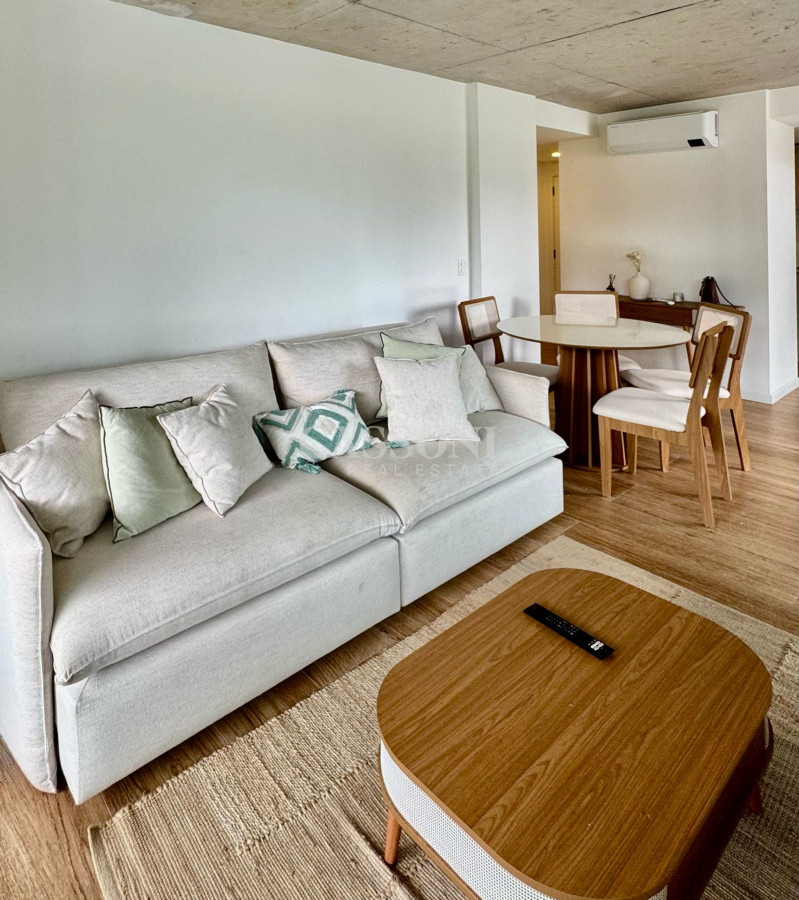 Apartamento ID.4168 - Apartamento de 2 dormitorios con parrillero a estrenar primera linea Playa Mansa, Punta del Este 