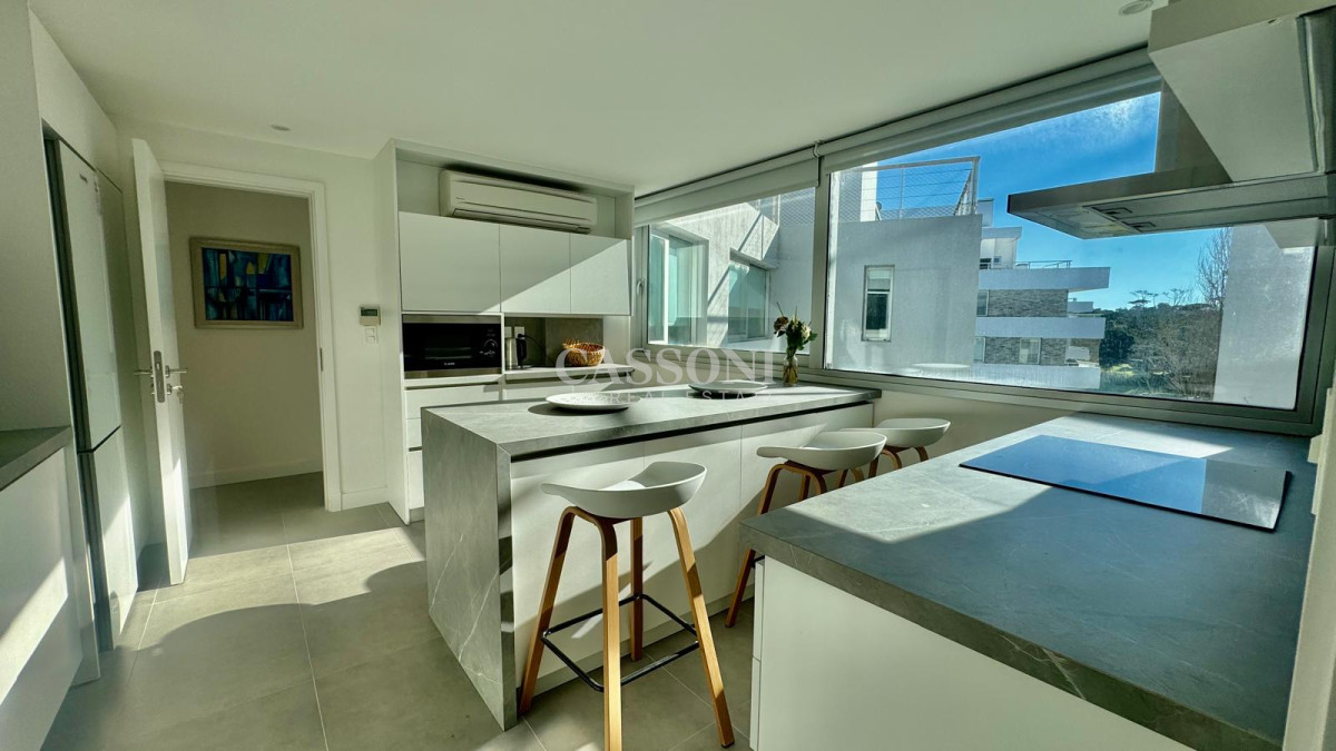 Apartamento ID.2270 - VENTA: APARTAMENTO PENTHOUSE 3 DORMITORIOS + SERVICIO PLAYA MANSA 